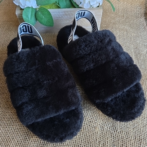 UGG Shoes - UGG Fluff Yeah Slide Black Sheepskin Womens 6